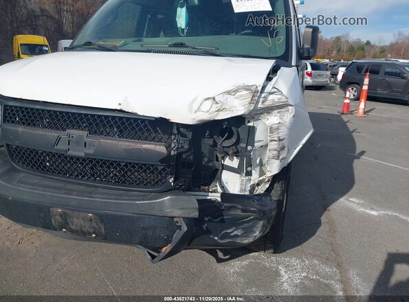 1GCWGAFF8H1126202 2017 CHEVROLET EXPRESS White Вид спереду