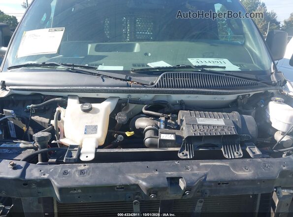 1GCWGAFG0J1904247 2018 CHEVROLET EXPRESS White Вид ззаду