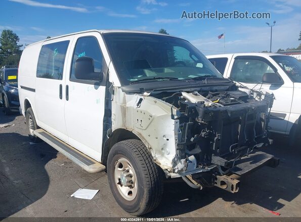 1GCWGAFG0J1904247 2018 CHEVROLET EXPRESS White Вид задньої частини салону
