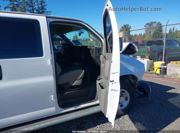 1GCWGAFG1L1254511 2020 CHEVROLET EXPRESS White Front interior view