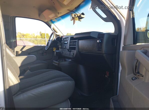 1GCWGAFG3L1203396 2020 CHEVROLET EXPRESS White Front interior view