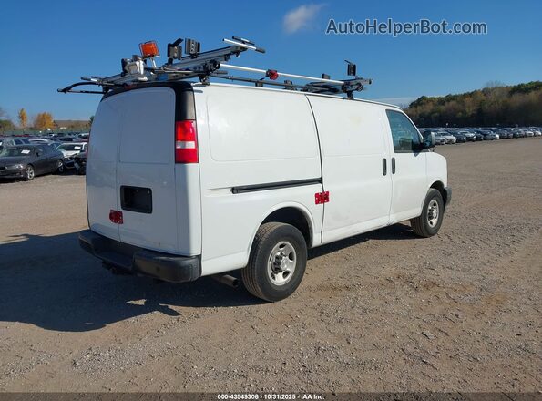 1GCWGAFP0J1335951 2018 CHEVROLET EXPRESS White უკანა მარჯვენა
