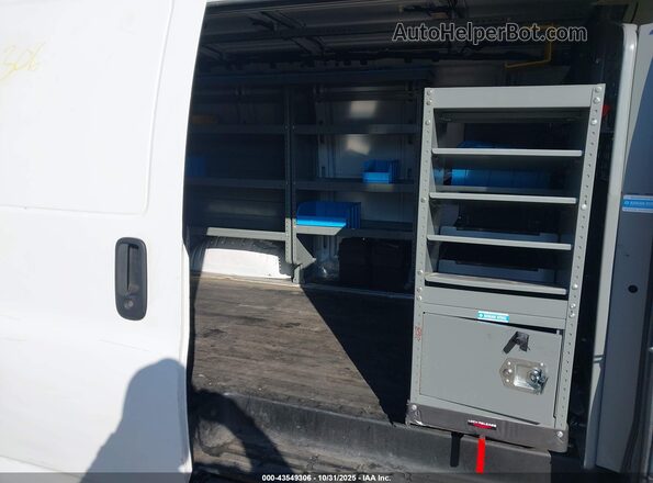 1GCWGAFP0J1335951 2018 CHEVROLET EXPRESS White VIN კოდის სტიკერის ხედი