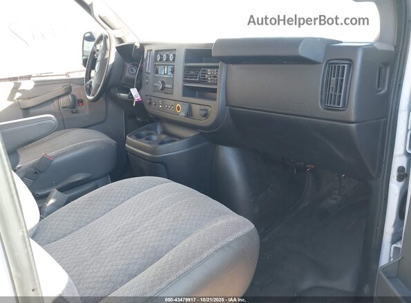 1GCWGAFP1M1168388 2021 CHEVROLET EXPRESS White Вид салону спереду