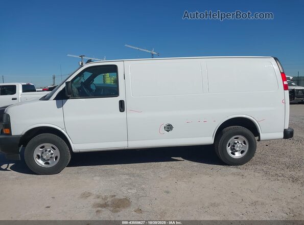 1GCWGAFP2N1182138 2022 CHEVROLET EXPRESS White 360 interior view