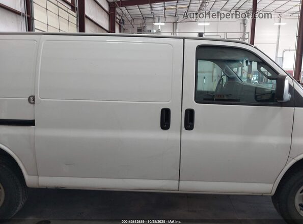 1GCWGAFP5L1185807 2020 CHEVROLET EXPRESS White Vista interior trasera