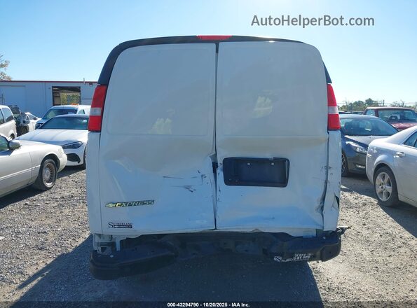 1GCWGAFP6N1258797 2022 CHEVROLET EXPRESS White Widok z przodu