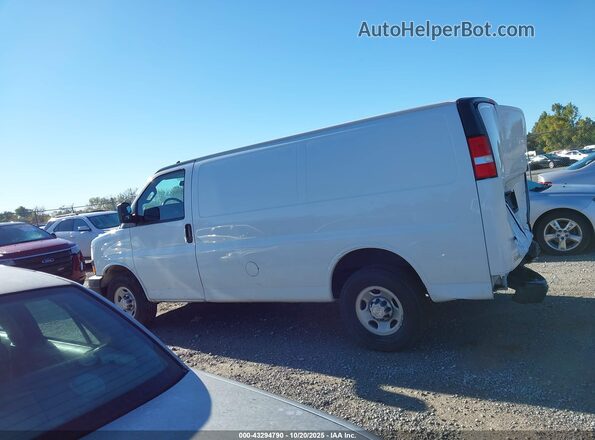 1GCWGAFP6N1258797 2022 CHEVROLET EXPRESS White Widok wnętrza 360 stopni