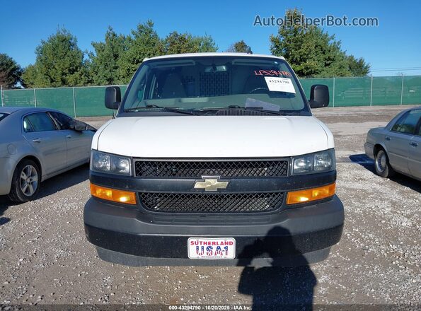 1GCWGAFP6N1258797 2022 CHEVROLET EXPRESS White Widok zestawu wskaźników