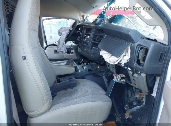 1GCWGAFP7M1204794 2021 CHEVROLET EXPRESS White Вид салону спереду