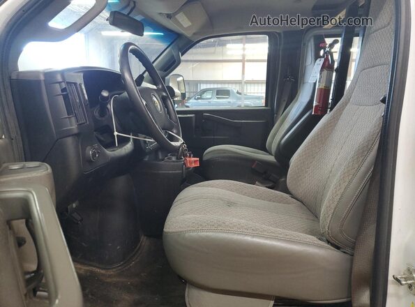1GCZGHFGXJ1345067 2018 CHEVROLET EXPRESS Белый 