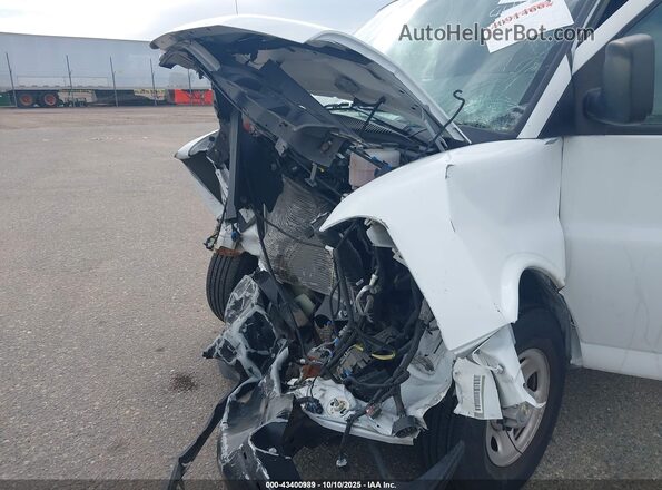 1GCZGHFP3N1223592 2022 CHEVROLET EXPRESS White წინა ხედი