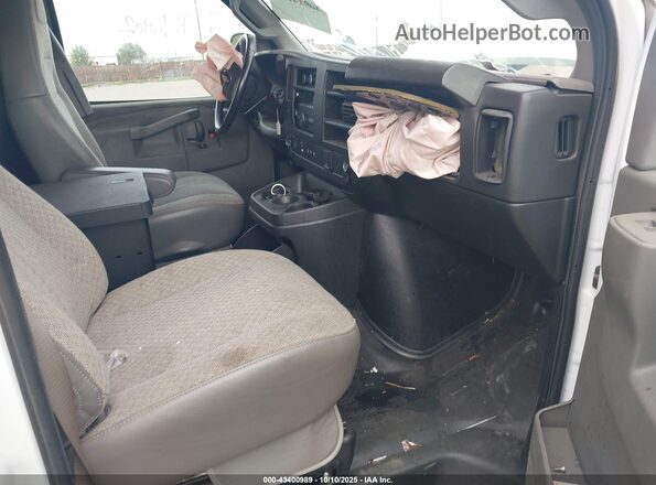 1GCZGHFP3N1223592 2022 CHEVROLET EXPRESS White წინა სალონის ხედი