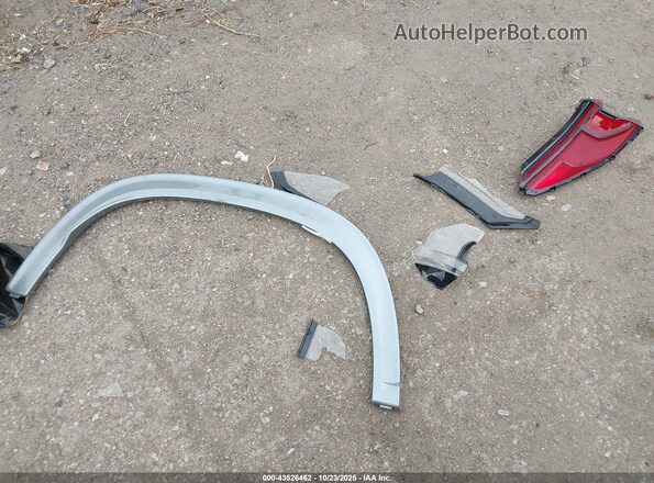 1GKENLKS4RJ239456 2024 GMC ACADIA Silver ხელსაწყოთა პანელის ხედი