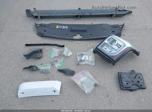 1GKS2BKC0LR215856 2020 GMC YUKON White Instrument cluster view