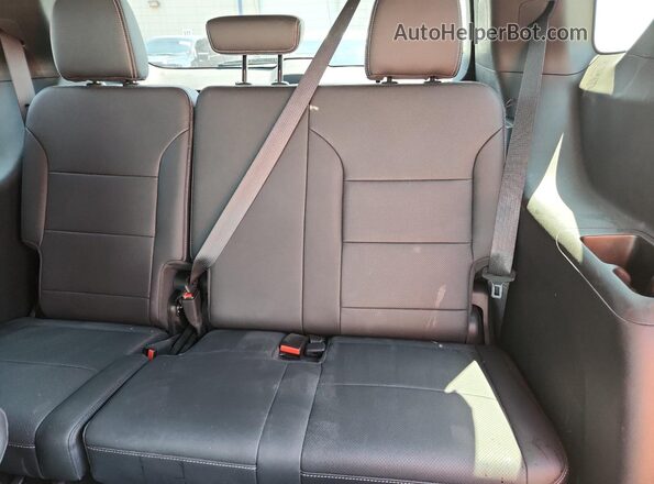 1GNEVGKSXRJ149965 2024 CHEVROLET TRAVERSE White Widok tylnych siedzeń