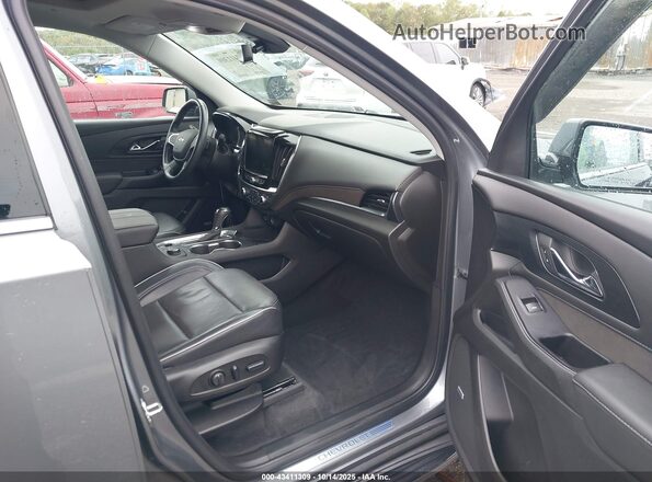 1GNEVNKW0LJ277730 2020 CHEVROLET TRAVERSE Gray Սալոնի դիմացի տեսք