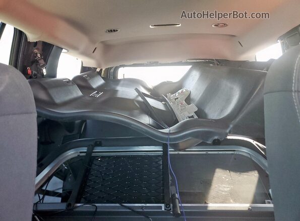 1GNLCDEC3LR267462 2020 CHEVROLET TAHOE Двухцветный Вид задних сидений