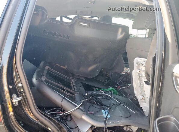 1GNLCDEC3LR267462 2020 CHEVROLET TAHOE Двухцветный Вид задней части салона
