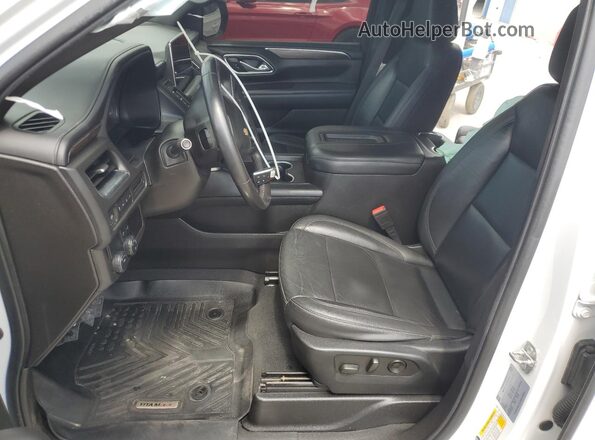 1GNSCNKDXMR370619 2021 CHEVROLET TAHOE Белый Вид салона спереди