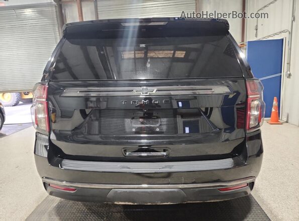 1GNSKPKD3NR321388 2022 CHEVROLET TAHOE Черный Вид сзади