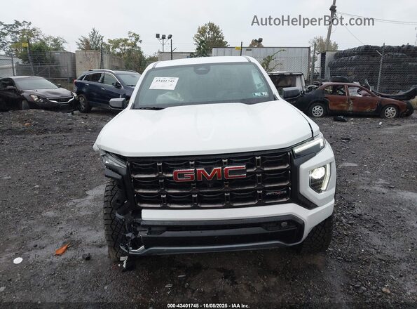 1GTP6EEK5R1146826 2024 GMC CANYON White უკანა სალონის ხედი