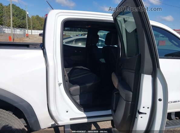 1GTP6FEK5P1218157 2023 GMC CANYON White VIN sticker view