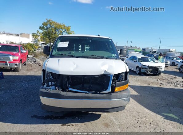 1GTW7AFG2K1367737 2019 GMC SAVANA 2500 White Widok wnętrza z tyłu