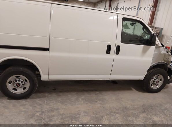 1GTW7AFP3P1192325 2023 GMC SAVANA CARGO White Widok wnętrza z tyłu