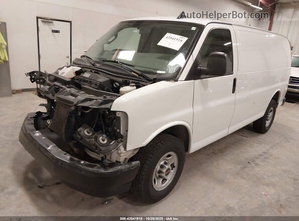 1GTW7AFP3P1192325 2023 GMC SAVANA CARGO White Przód lewy