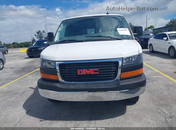 1GTW7AFP5R1281929 2024 GMC SAVANA CARGO White Սարքավորումների վահանակի տեսք