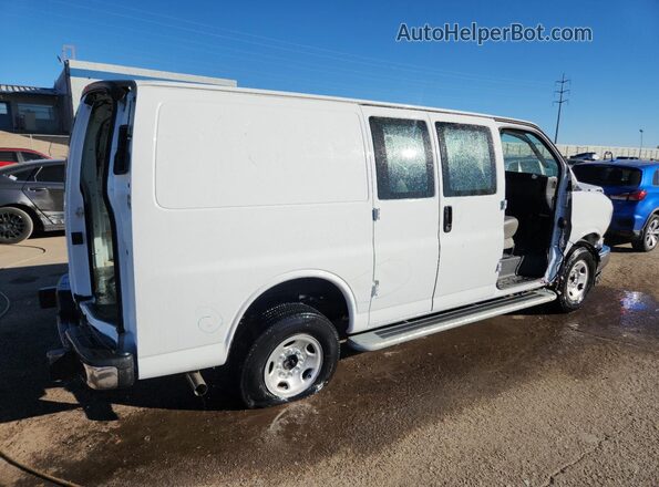 1GTW7AFP6R1156311 2024 GMC SAVANA White Tył prawy