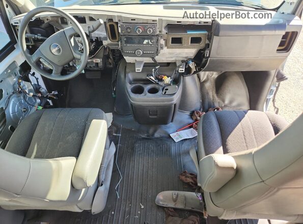 1GTW7AFP6R1156311 2024 GMC SAVANA White 