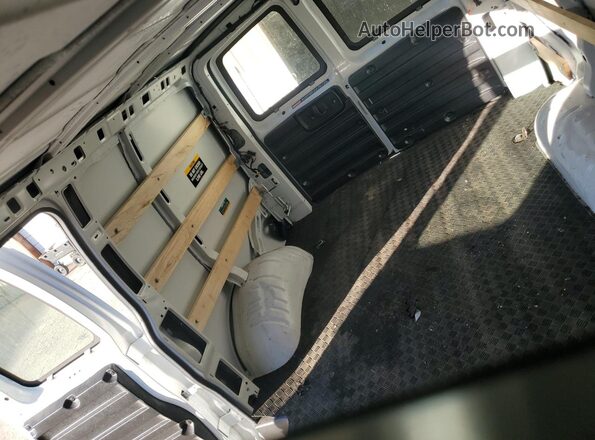 1GTW7AFP7R1232845 2024 GMC SAVANA White Widok tylnych siedzeń