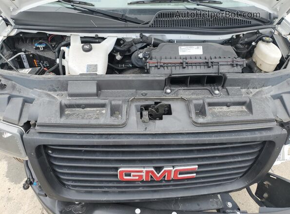1GTW7AFP8R1207940 2024 GMC SAVANA White Widok komory silnika