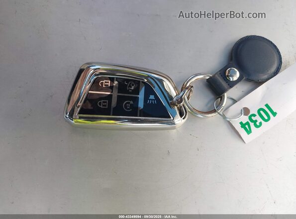1GYC3NML9TZ703306 2026 CADILLAC VISTIQ Серый Вид панели приборов