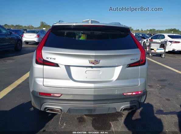 1GYFZCR4XNF113203 2022 CADILLAC XT4 Silver 