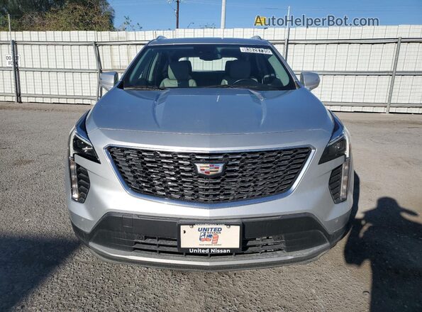 1GYFZDR42NF135962 2022 CADILLAC XT4 Silver Vista frontal