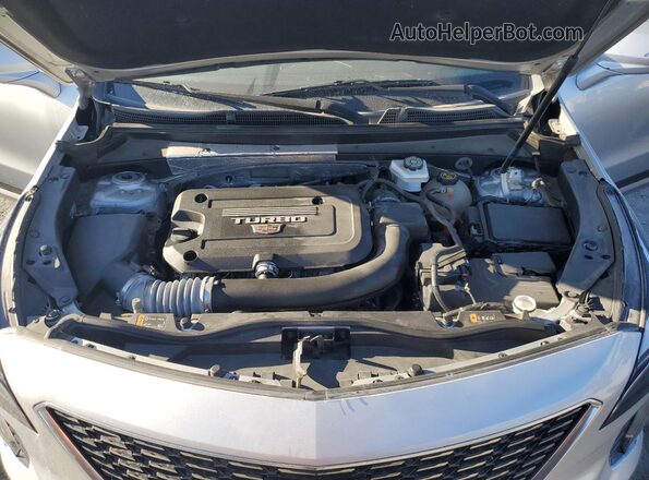 1GYFZDR42NF135962 2022 CADILLAC XT4 Silver Vista interior trasera