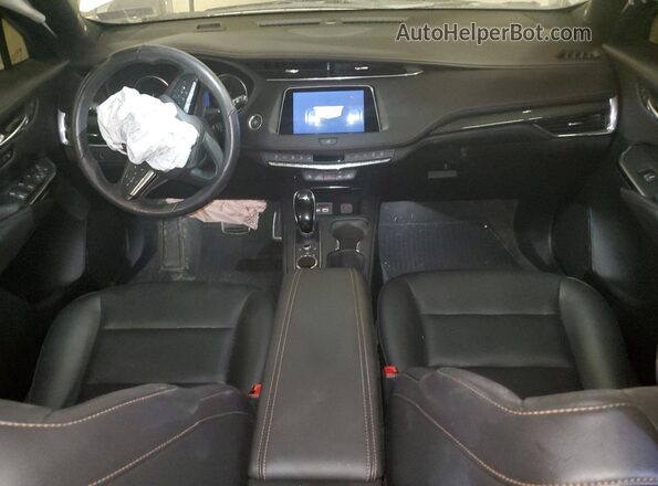 1GYFZFR44PF105666 2023 CADILLAC XT4 White Widok deski rozdzielczej