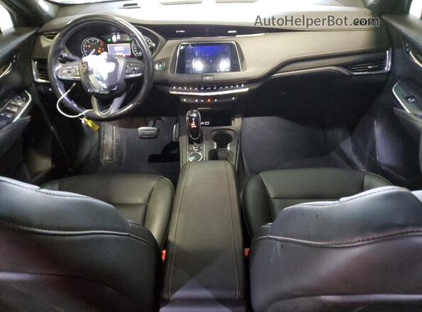 1GYFZFR47LF133990 2020 CADILLAC XT4 Silver Dashboard view