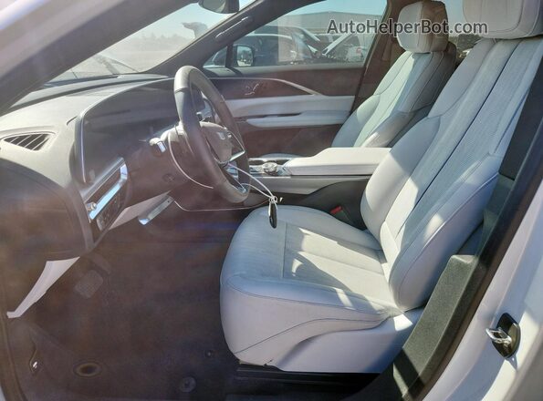 1GYKPPRK0RZ111748 2024 CADILLAC OTHER White Вид салону спереду