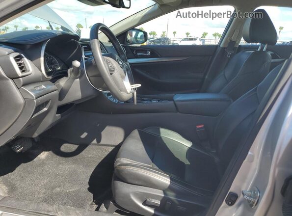 1N4AA6CV5LC365312 2020 NISSAN MAXIMA Silver Widok wnętrza z przodu