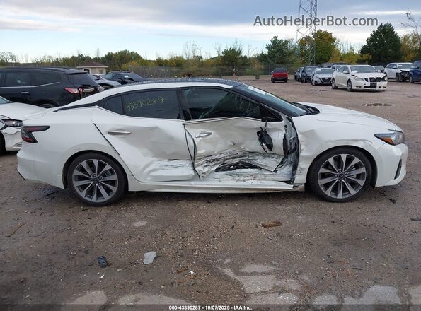 1N4AA6FV8PC507914 2023 NISSAN MAXIMA PLATINUM Белый Вид задней части салона