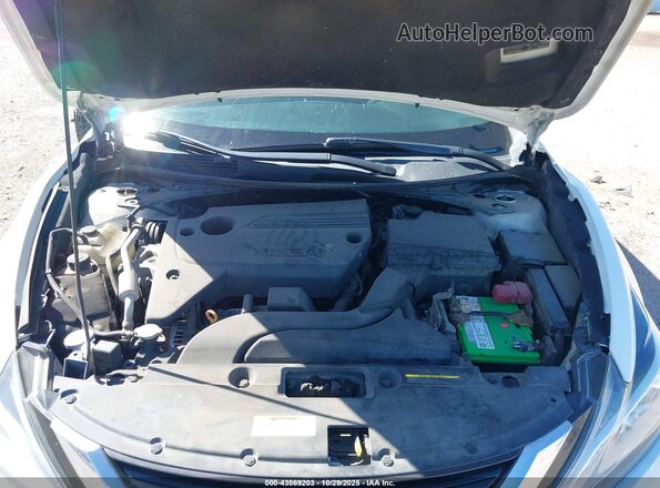 1N4AL3AP0JC205574 2018 NISSAN ALTIMA White Widok z tyłu