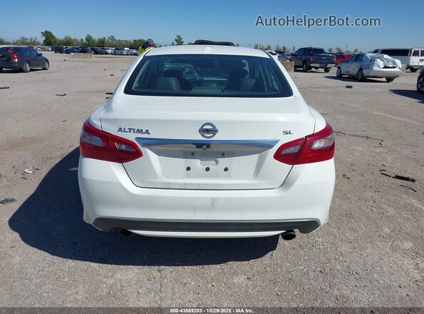 1N4AL3AP0JC205574 2018 NISSAN ALTIMA White 