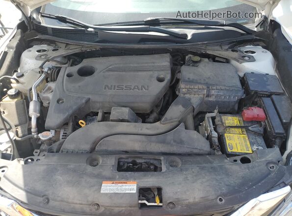 1N4AL3AP9GC227212 2016 NISSAN ALTIMA White Widok wnętrza z tyłu