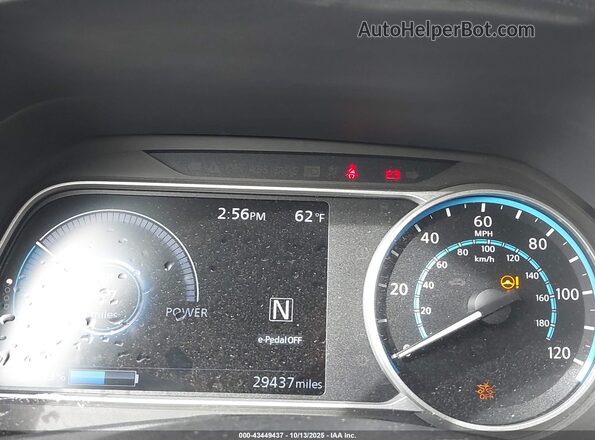 1N4AZ1CP7JC305266 2018 NISSAN LEAF White Widok tylnych siedzeń