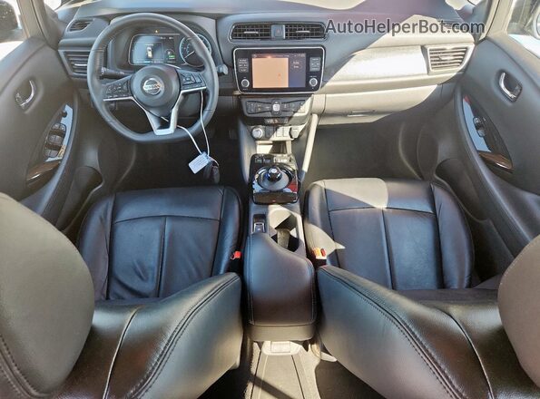 1N4AZ1CV1MC551779 2021 NISSAN LEAF Черный Вид панели приборов