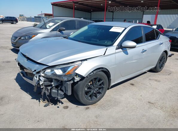 1N4BL4BV1LC269004 2020 NISSAN ALTIMA Silver Առջևի ձախ երեք քառորդ տեսարան